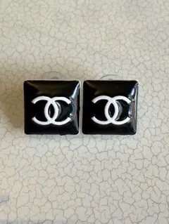 CHANEL ブラック スクエア ピアス
