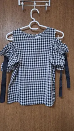 SPINNS ギンガムチェック オフショル トップス Fのサムネイル