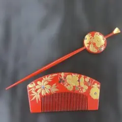 オＹ6609 赤い花柄のかんざしと櫛のセット