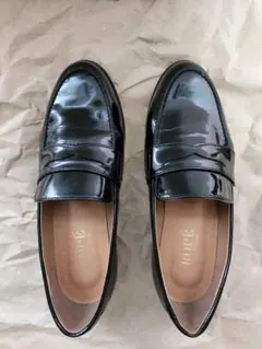 Item thumbnail for item 9b90c762-8f98-4d55-8c4f-4187ddbf065b