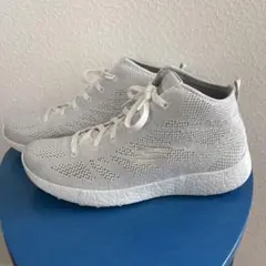 お値下げしました❣️Skechers ホワイト ハイカットスニーカー