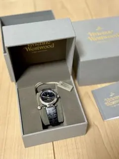 Vivienne Westwood ブラックレザー ハートチャーム 腕時計