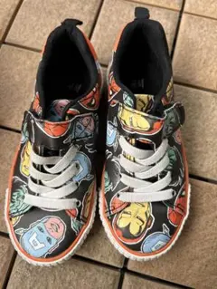 H&M MARVEL キッズ スニーカー　17.5cmのサムネイル