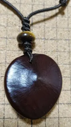 石垣島産藻玉「モダマ」虎眼石入りネックレス 紐ドイツ製焦げ茶色1m　約5×5cm