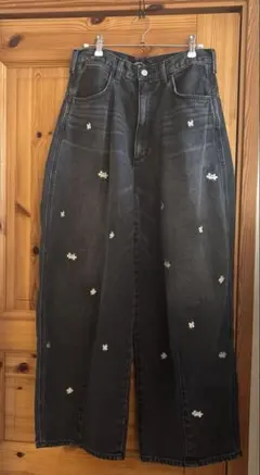 MAISONSPECIALFlower EmbroideryDenimPantsのサムネイル