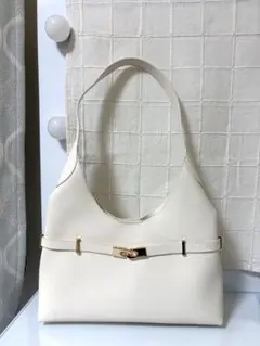 상태좋음 CHARLES & KEITH チャールズアンドキース ハンドバッグ
