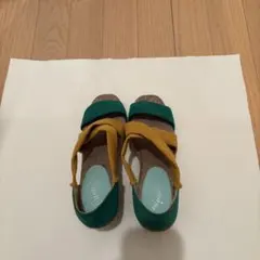 クロスストラップウェッジサンダル グリーン・イエロー