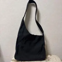 【希少】PRADA アシンメトリー　ショルダーバッグのサムネイル