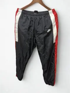 完売品！ナイキ ウーブンパンツ ジャージ シャカシャカ L