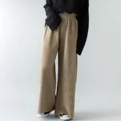 人気定番品【JUNOAH】プリーツリラックスワイドパンツ グレージュ