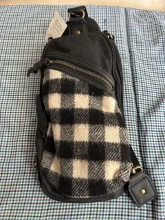 ATTENTION! 斜めがけバッグ