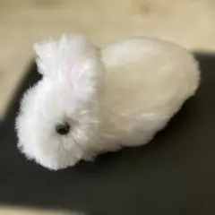 ふわふわの子うさぎあみぐるみ　リアル風　　植毛