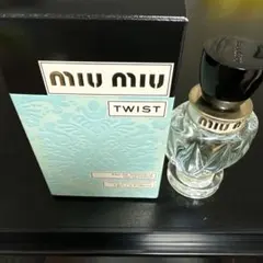 MIU MIU ツイスト オードマグノリア オードパルファムのサムネイル
