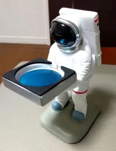 アップルウォッチ用宇宙服充電スタンドのサムネイル