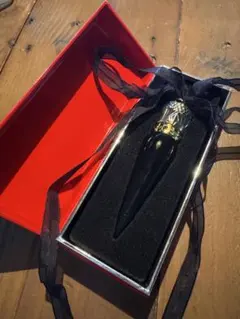 Christian Louboutin レッドリップスティックのサムネイル