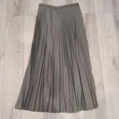 :C グレー プリーツスカート