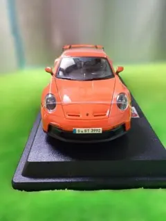 1/24スケール ブラーゴ製 ポルシェ 911 GT3 オレンジカラーミニカーのサムネイル