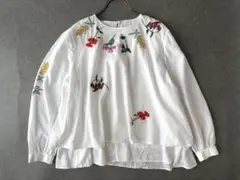 l'atelier du savon お花ネックレス刺繍ブラウス 長袖 白のサムネイル