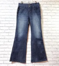 Item thumbnail for item d15e9bca-9987-44cb-887b-45459b29ae31