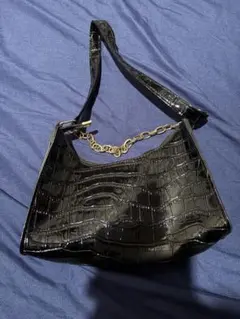 クロコダイル風ブラックハンドバッグ