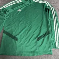adidas 緑色 長袖ウェア
