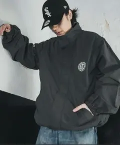 【美品】kutir ナイロンジャケット　チャコールグレー