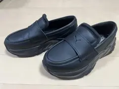ち*ま様 Puma ローファースニーカー　23.5㎝　ブラックのサムネイル