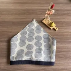 ハンドメイド　大人用三角巾　Mサイズ　和風ドット柄ネイビーのサムネイル