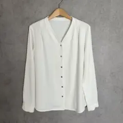 ofuon オフオン　トップス　シャツ　ブラウス　オフホワイト　前ボタンのサムネイル