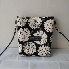 ハンドメイド ちょっとそこまでショルダー ラウンドフラワー 黒