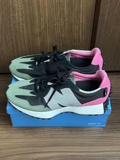 New Balance 327 メンズスニーカー 28.5cm 海外購入 状態良のサムネイル
