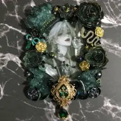 【送料込】018 ホイップデコ 緑 B8 トレカ 硬質ケース 薔薇 羽 王冠