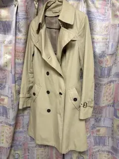 トレンチコート　ベージュ