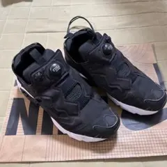 インスタポンプ　スニーカー ブラック