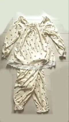 レディース　パジャマ　チェリー柄　イエロー