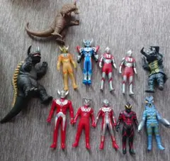 ウルトラマン 怪獣 ソフビ フィギュア 11体セット - メルカリ