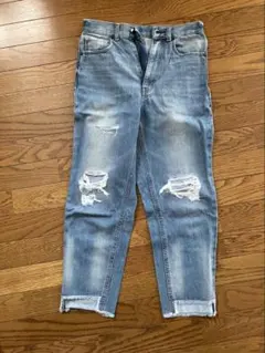 ライトブルーダメージデニムパンツ