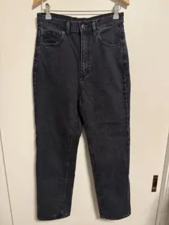 GU ハイライズストレートジーンズ