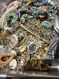 Item thumbnail for item 9c55ffa8-2a72-494b-ac22-b3e3a80f852d