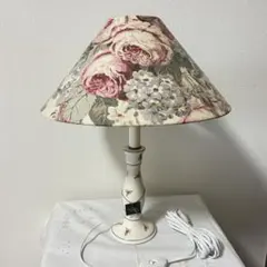 Laura Ashley 英国製　ヴィクトリアテーブルランプ