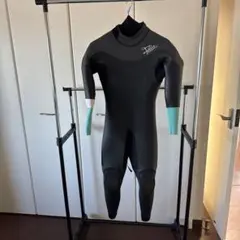 セミドライスーツ