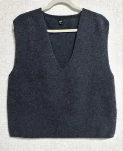 ♡美品·ユニクロUNIQLO 3DスフレヤーンVネックベスト GRY♡