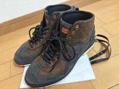 Onitsuka Tiger ブラウン×グレーのバイカラー ハイカットブーツ