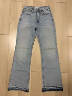 ZARA ライトブルー ブーツカットデニム　32インチ