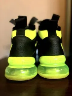 NIKE AIR MAX 270 UTILITY ブラックボルトのサムネイル