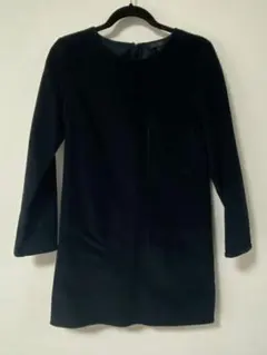 COS ブラックコーデュロイワンピース ポケット付き長袖