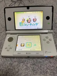 ニンテンドー3DS ホワイト 本体　2本カセット付き