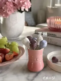 未使用 LE CREUSET フルーツピックセット ピンク スタンド付 希少のサムネイル