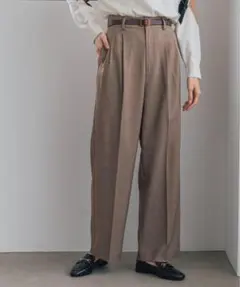 ウツクシルエットワイドパンツ
