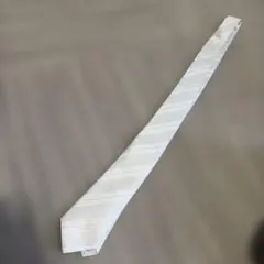 コムサイズム　メンズ　ホワイト ストライプ ネクタイ